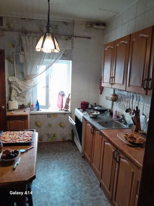 Будинок в самому центрі селища Рокитне Київської області