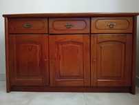 Móvel com 3 portas e 3 gavetas