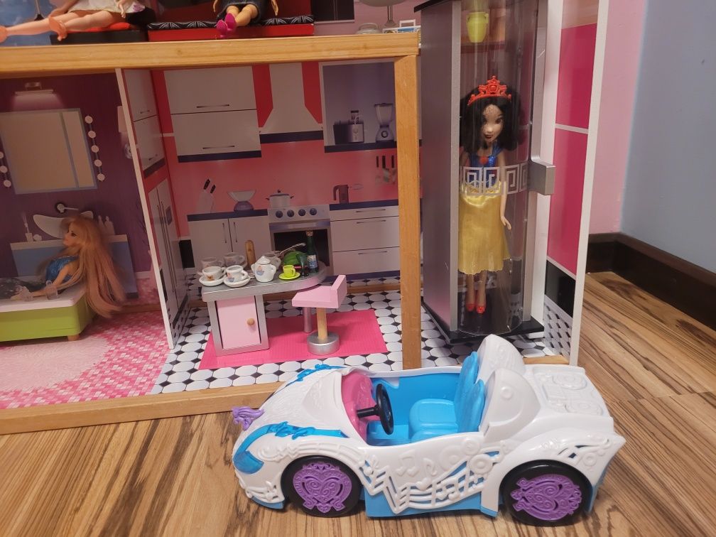 Domek Barbie plus samochód akcesoria lalki