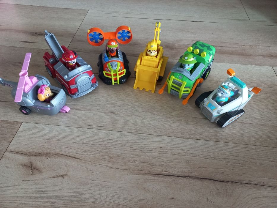 Psi patrol, pojazdy z figurkami