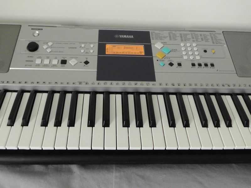Keyboard Cyfrowy Yamaha PSR-E323 Dynamika MIDI LCD