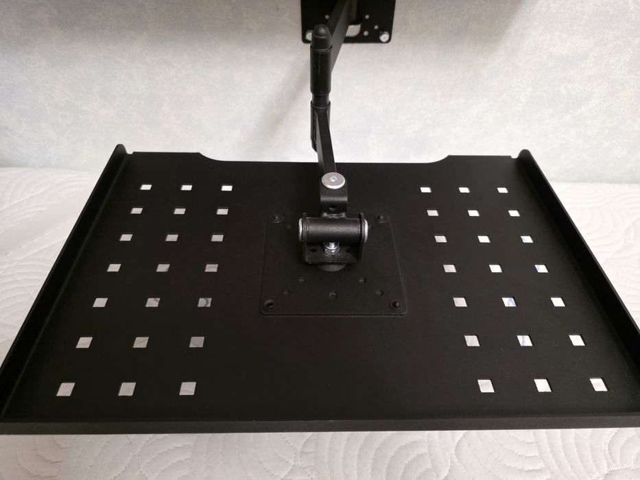 Подвесная полка для ноутбука с креплением на стену