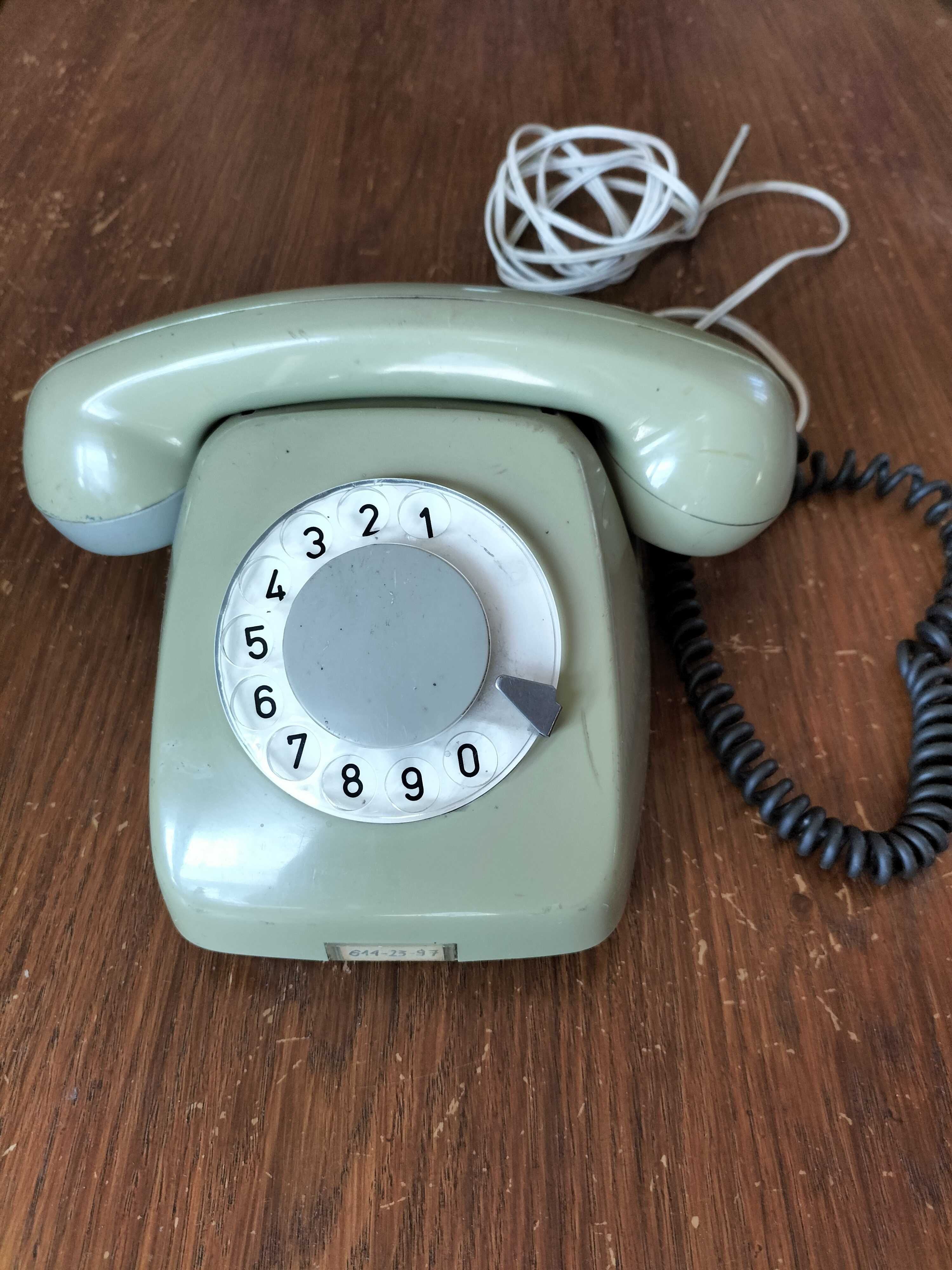Telefon z okresu PRL