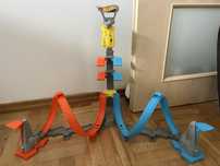Tor hot wheels podwójna pętla mega wieża