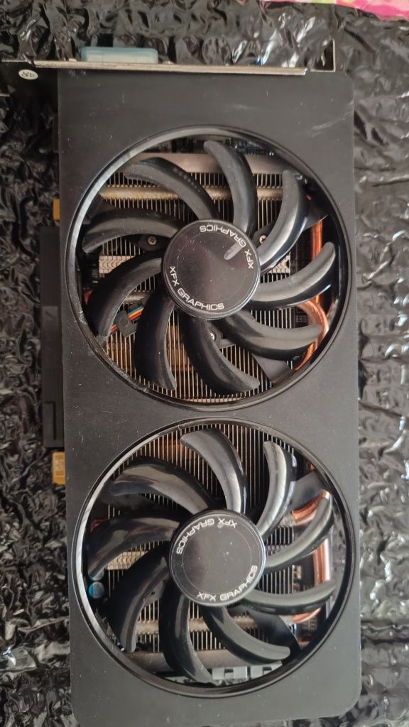 Placa Gráfica XFX R9 270X 2Gb