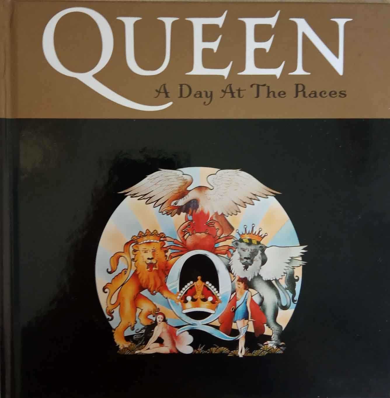 4 Livros com as letras das músicas  dos QUEEN mais os 4 DVD's