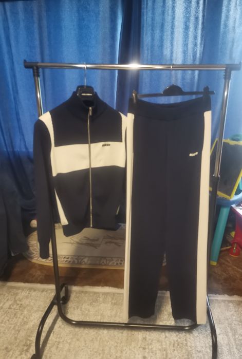 Guess жіночий спортивний костюм