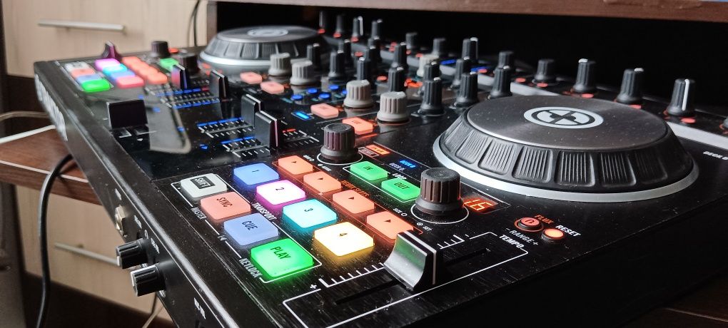Traktor control S4 MK2
