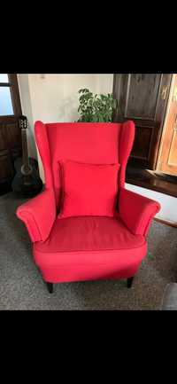 Piękny czerwony fotel Ikea