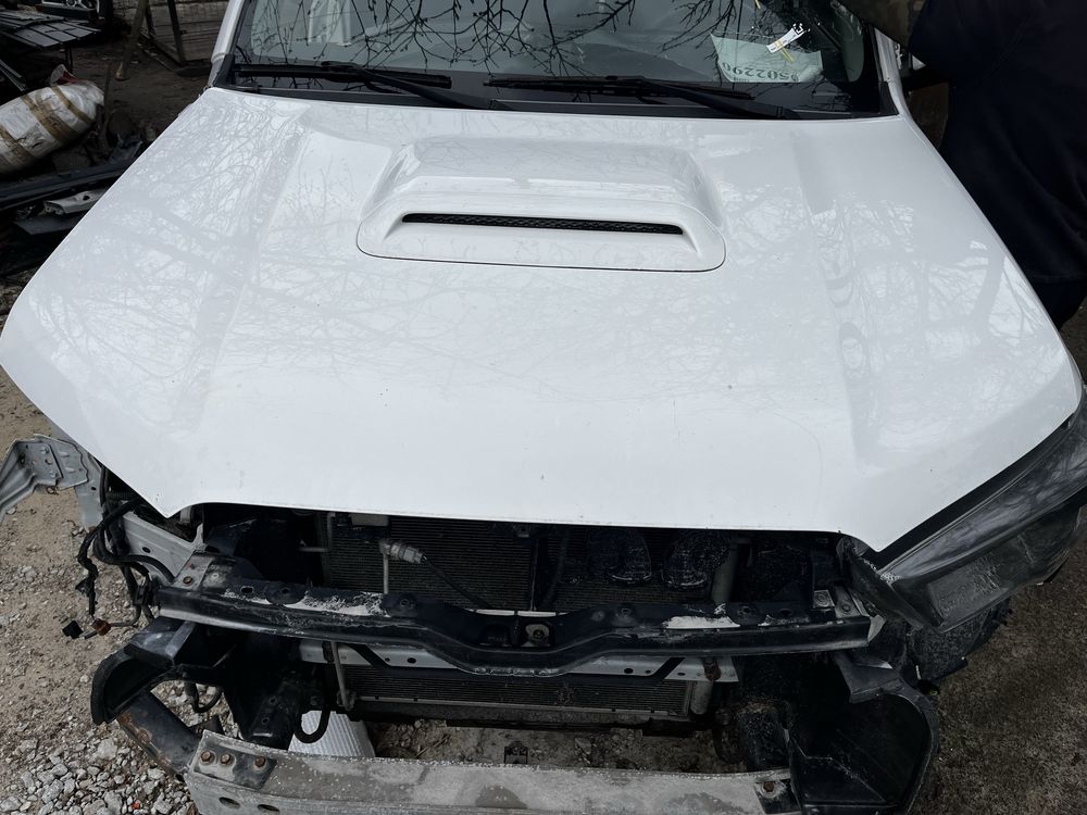 Maska zawiasy toyota 4 runner 5th gen.