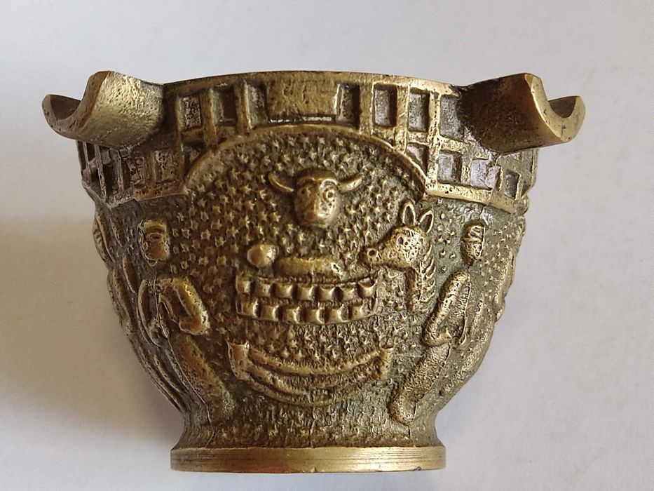 Пепельница бронза, Европа