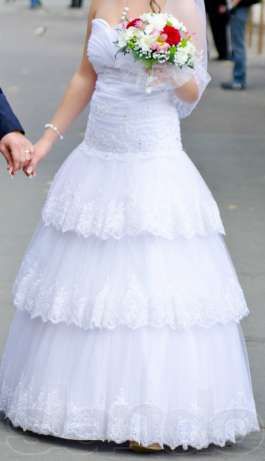 Продам білу весільну сукня,стан після хімчистки