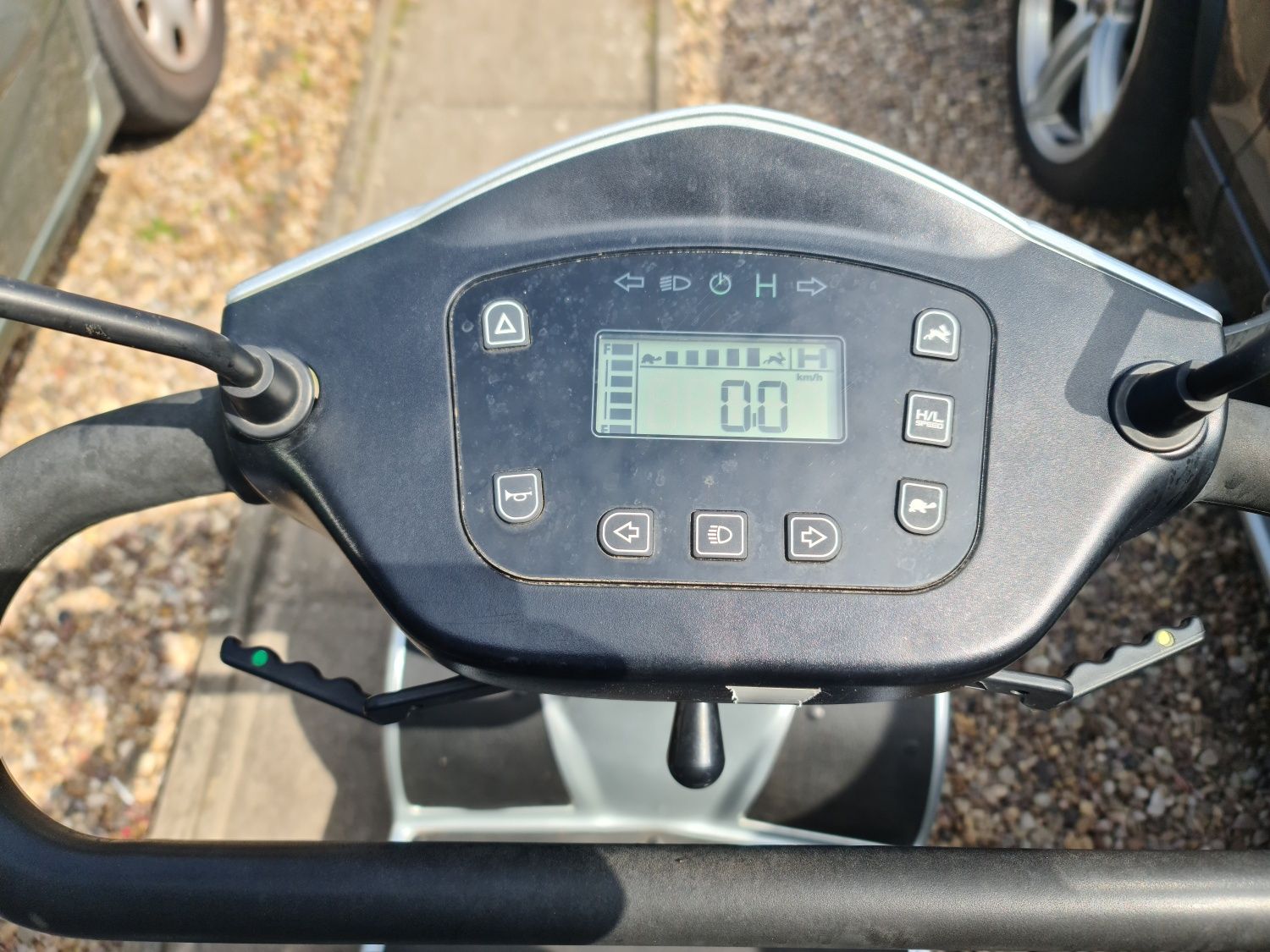 Skuter Inwalidzki dla Seniora Drive ST 6 Wózek Elektryczny Duże Koła