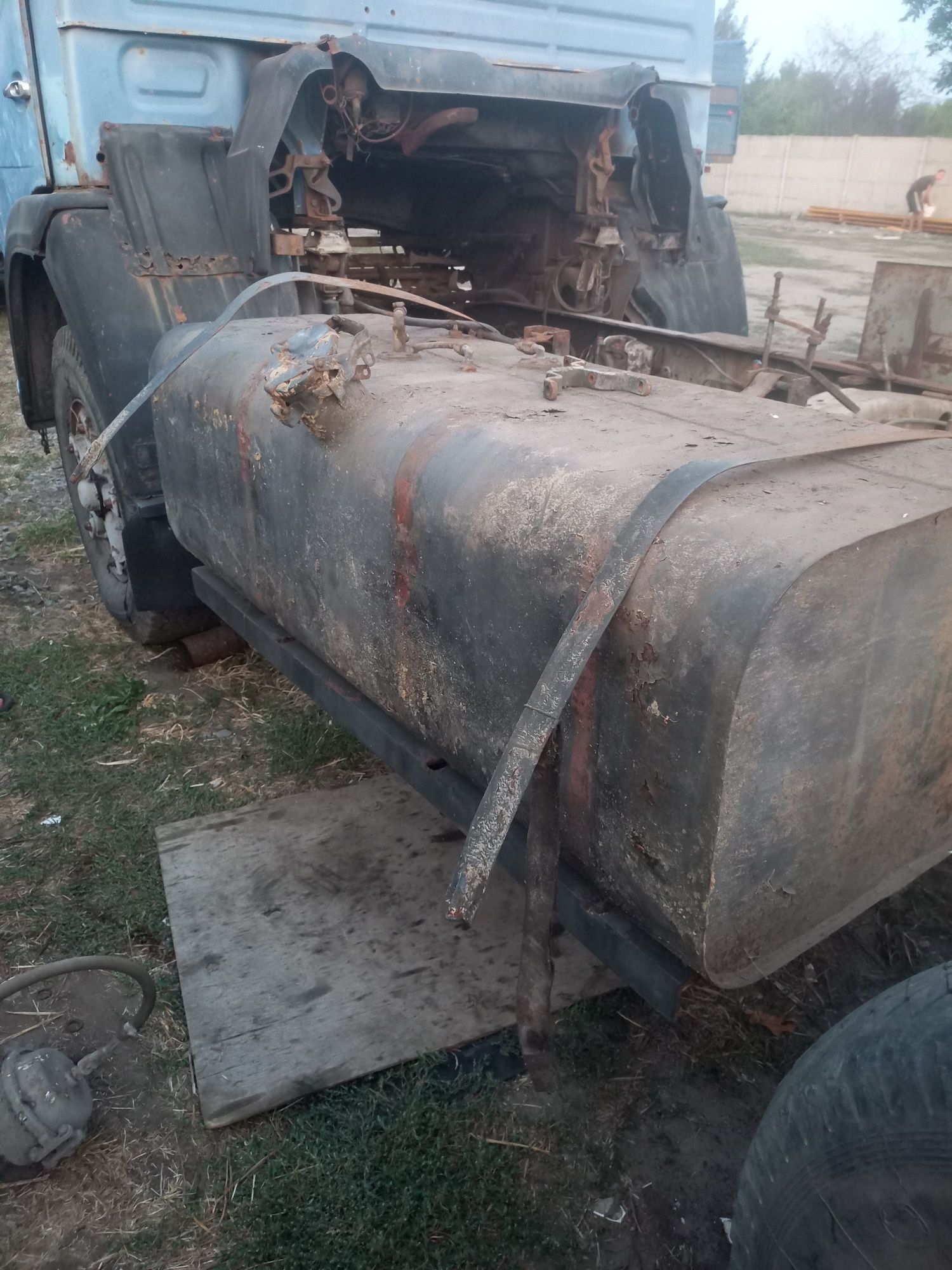Продам  бак 500л