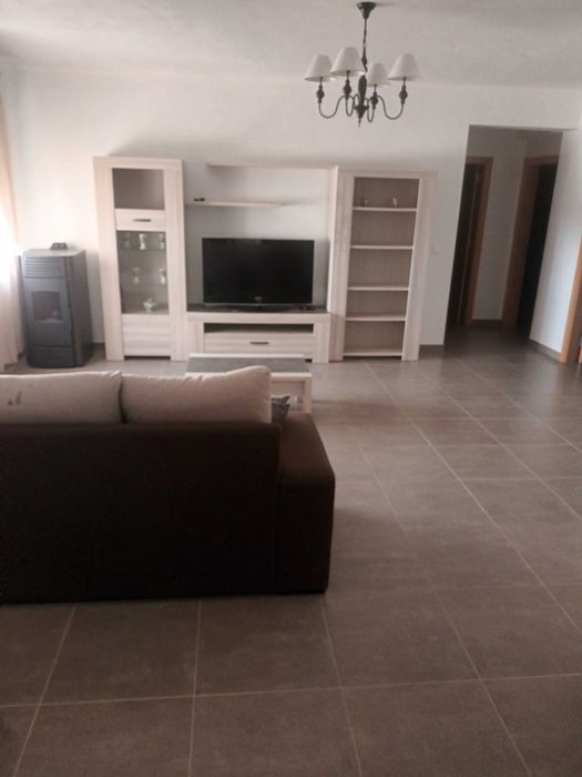 Aluga-se apartamento T2