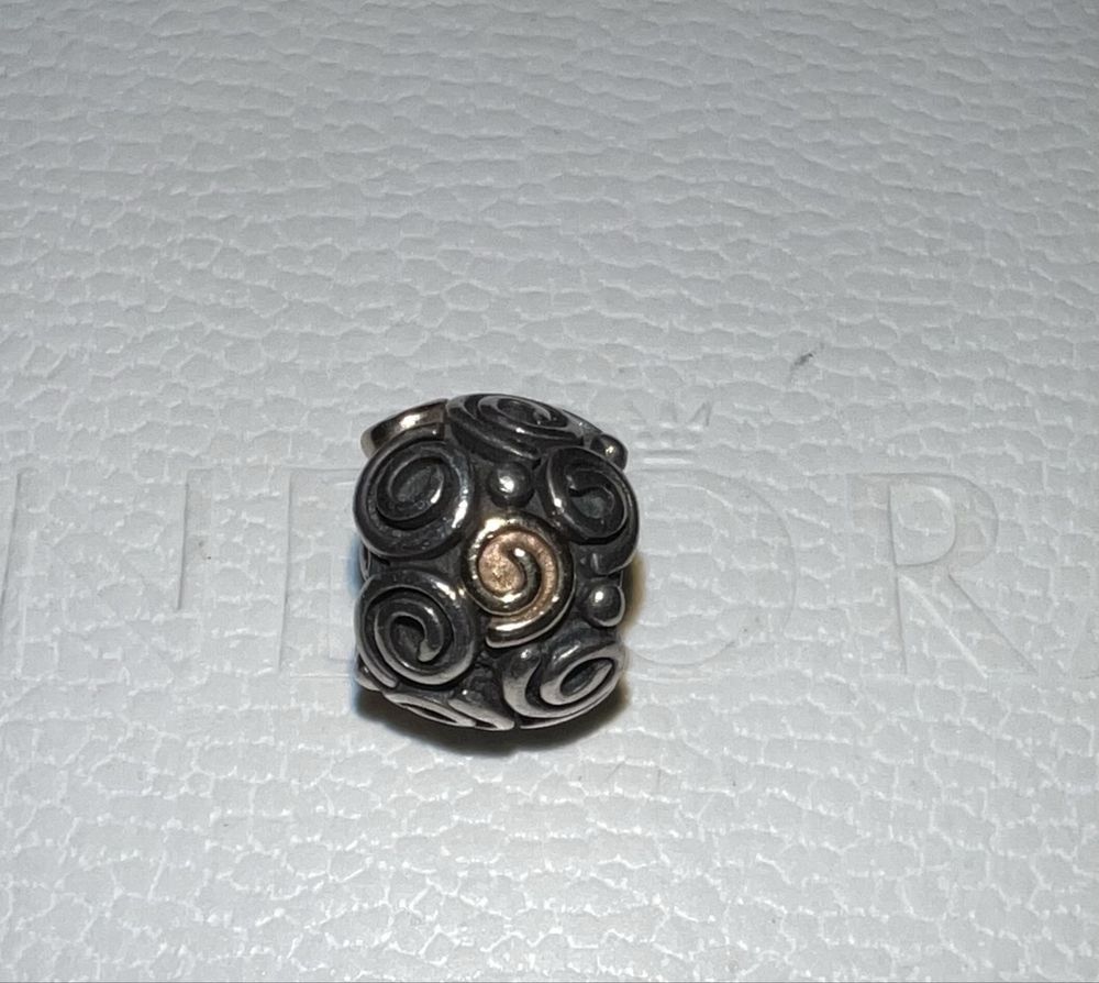 Charms Pandora srebrno złoty