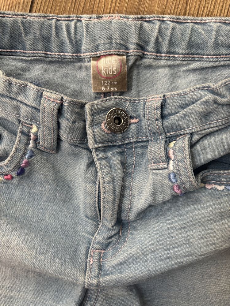 Spodenki jeansowe Little kids, 122 cm. Bez dziur.