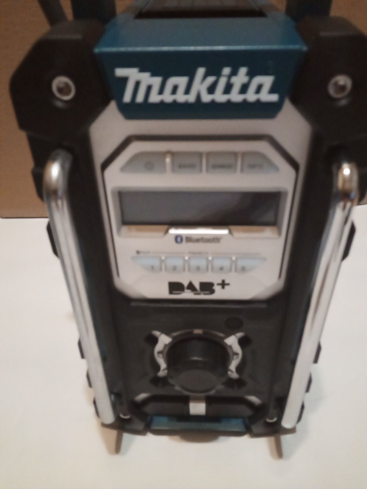 Radio Makita DMR 112 z bluetooth i zasilaczem DAB+