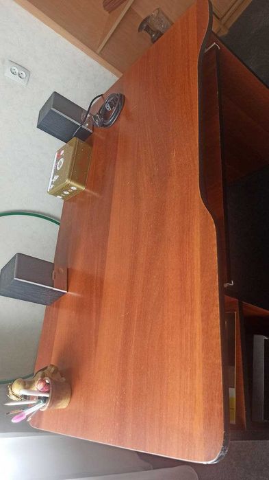 Стіл комп'ютерний, письмовий