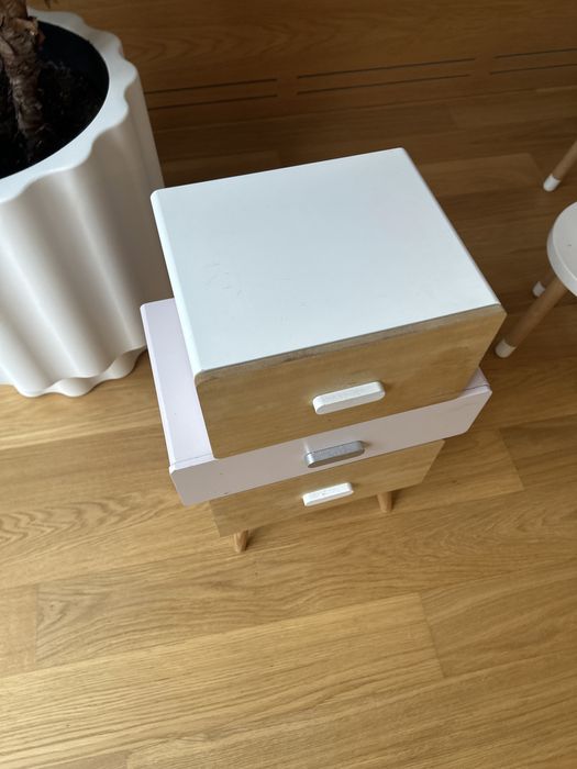 Szafka / stolik nocny!