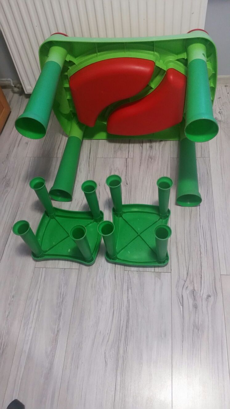 Stolik dziecięcy -zabawkowy