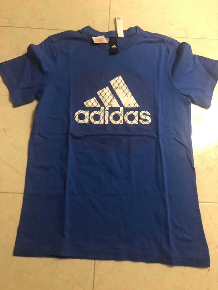 T shirts adidas tam 11/12 em ótimo estado