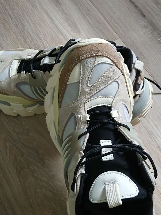 Продам кросівки  38 р  ZARA