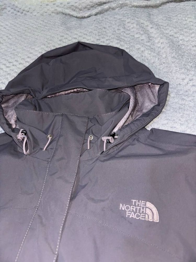 Вітровка The north face