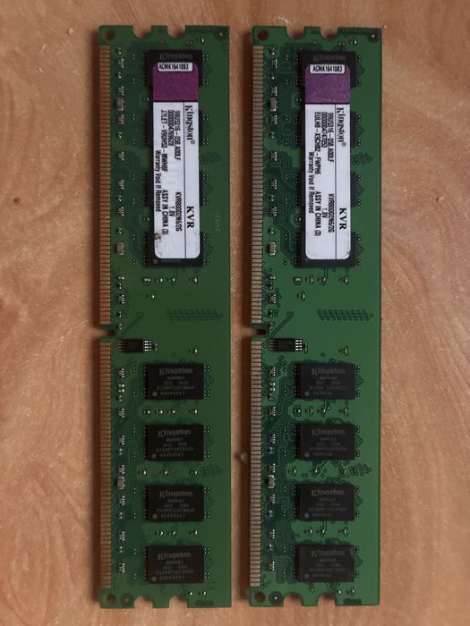 Memórias RAM Kingston DDR2 2GB 800MHz (2x módulos)