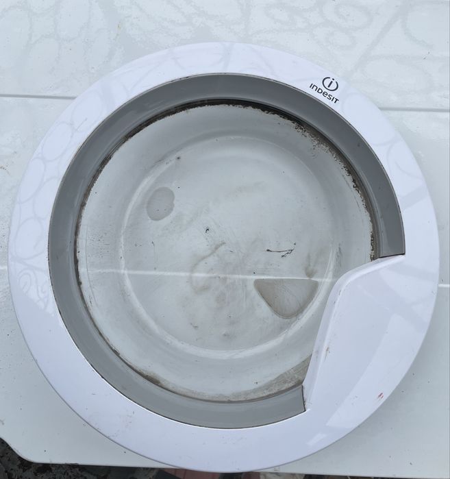 Люк стиральной машини indesit