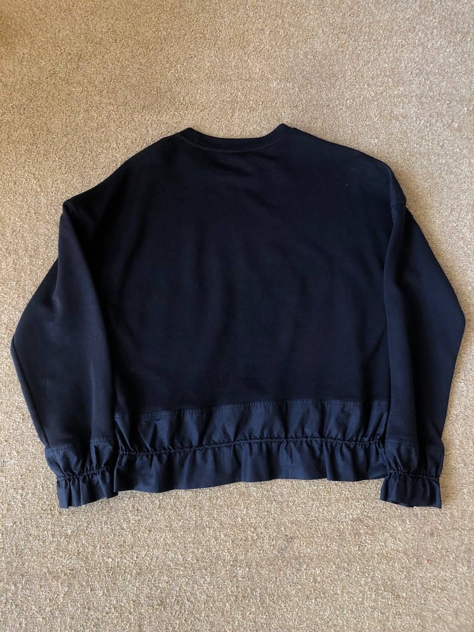 Navy blue sweatshirt від COS з воланами