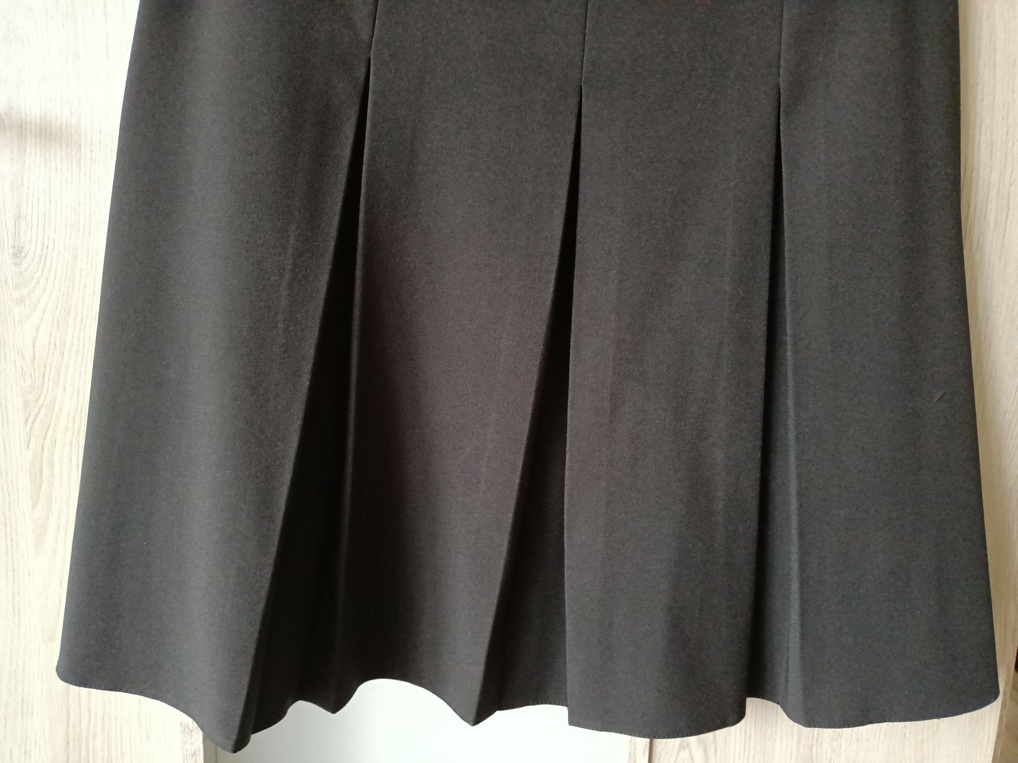 Czarna spódnica plisowana 42