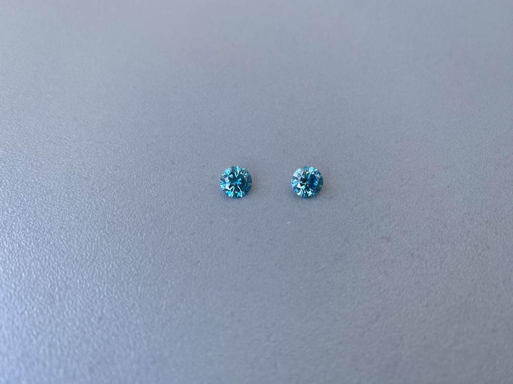 Муасаніт 1 карат 6.5 мм рідкісний колір “Sea Blue” муассанит