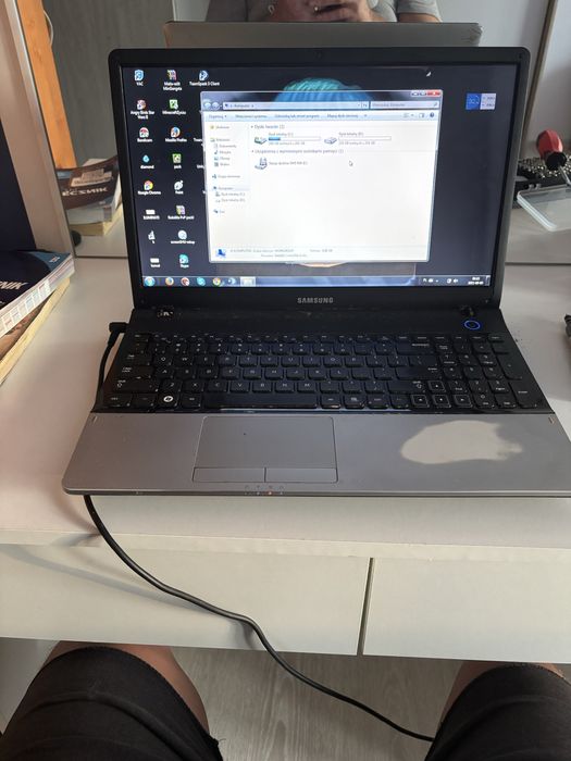 Laptop Samsung HP300E5A