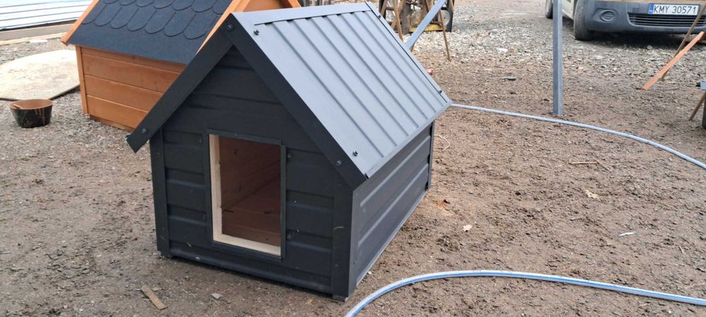 Buda dla psa z blachy lub drewna