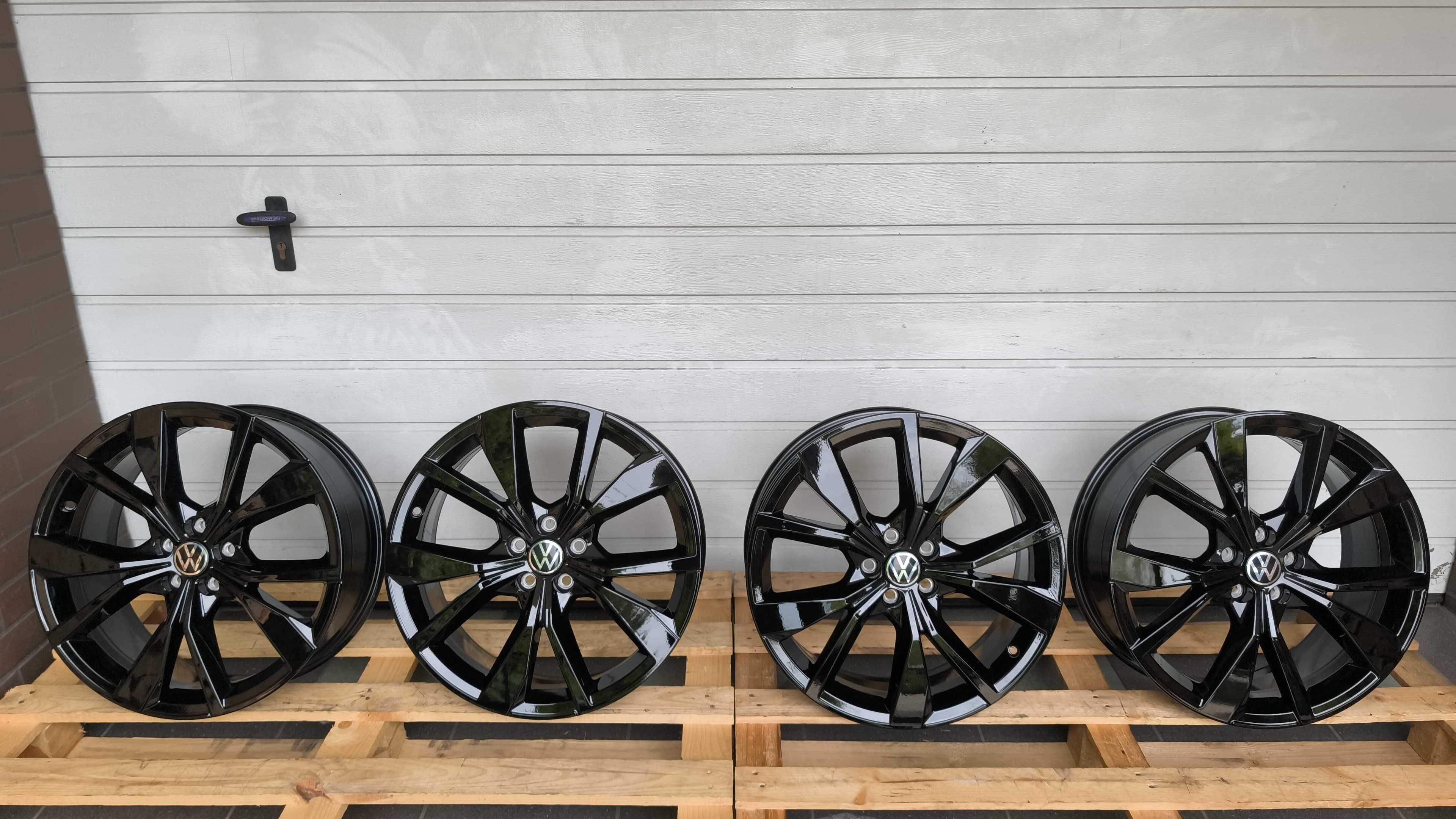 Felgi aluminiowe Vw Taigo T Cross 18" 5x100 Et 39 NOWE (OL585F)