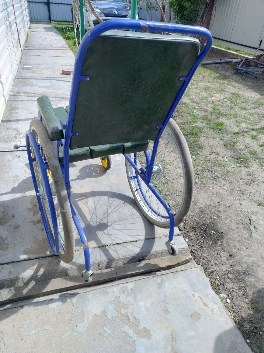 Інвалідний візок з туалетом