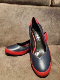 Продам женские туфли Новые