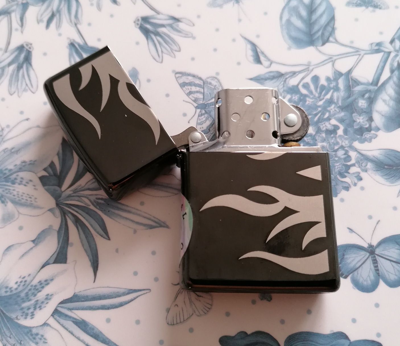 Nowa Zippo Ebony Flame 2010