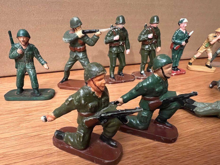 Żołnierze - różne serie mix - żołnierzyki plastikowe, figurki , PRL