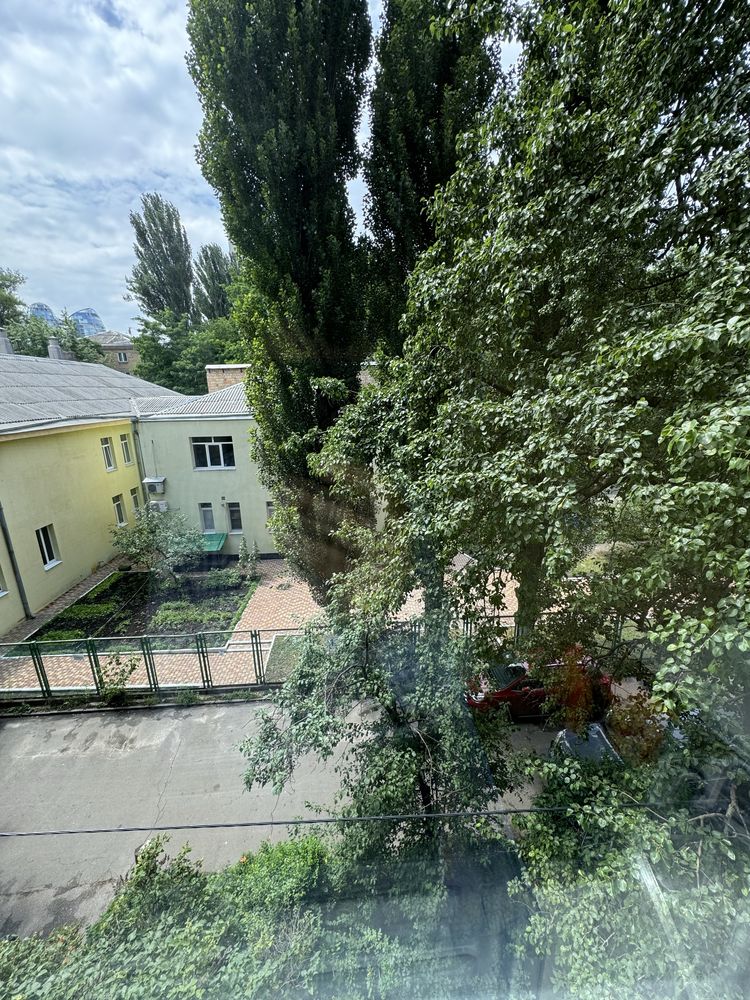 Оренда 3к квартири на Печерську. вул. Дорошенка, 61А.