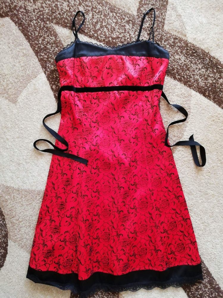 Sukienka czerwona R. 36