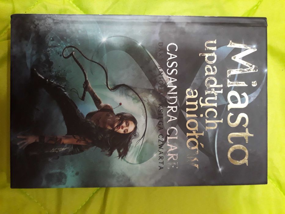 Saga ,,Dary Anioła" Cassandra Clare, 6 tomów, stan bdb wciągająca!