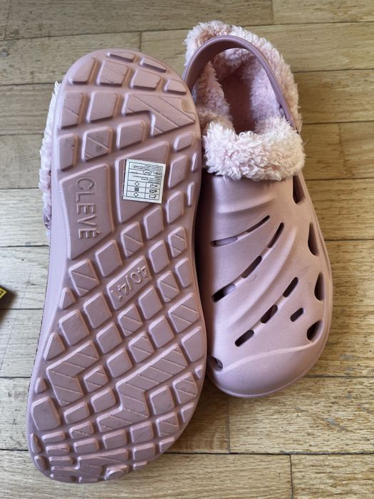 Klapki/kapcie rozowe, nowe, nie uzywane