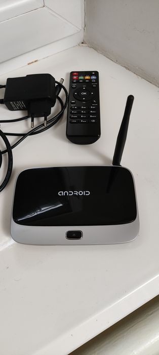 Смарт тв приставка 2/8 gb FULL HD WIFI,Bluetooth.