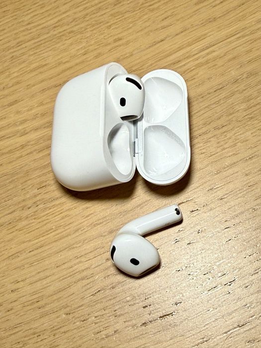 Airpods 4 jak nowe oryginalny box gwarancja