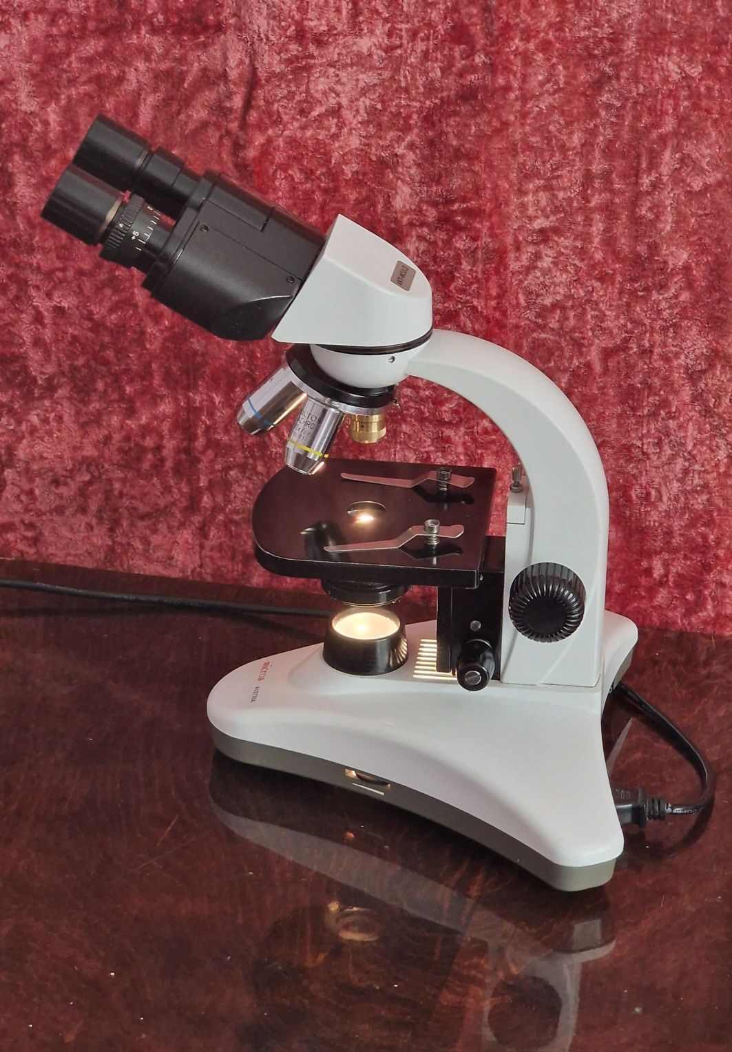 Бінокулярний мікроскоп VIOLA MC-20 Micros с препаратоводителем