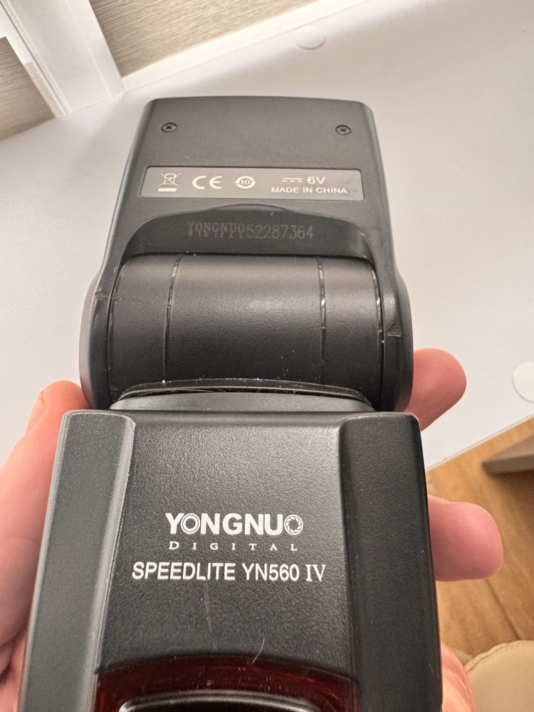 Спалах Yongnuo YN-560
