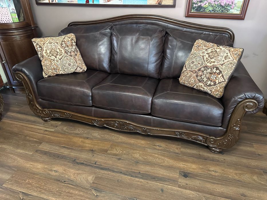 Dwie sofy rustykalne stare meble skóra  mellwood Ashley furniture