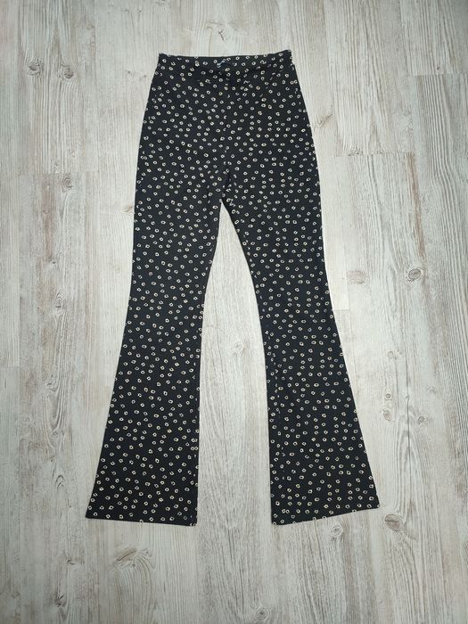 Cropp S 36 spodnie damskie materiałowe dzwony jegginsy legginsy kwiaty